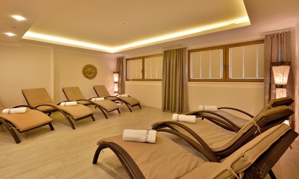 Hotel Garni Jennewein Майргофен Екстер'єр фото