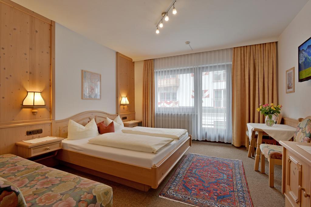Hotel Garni Jennewein Майргофен Номер фото