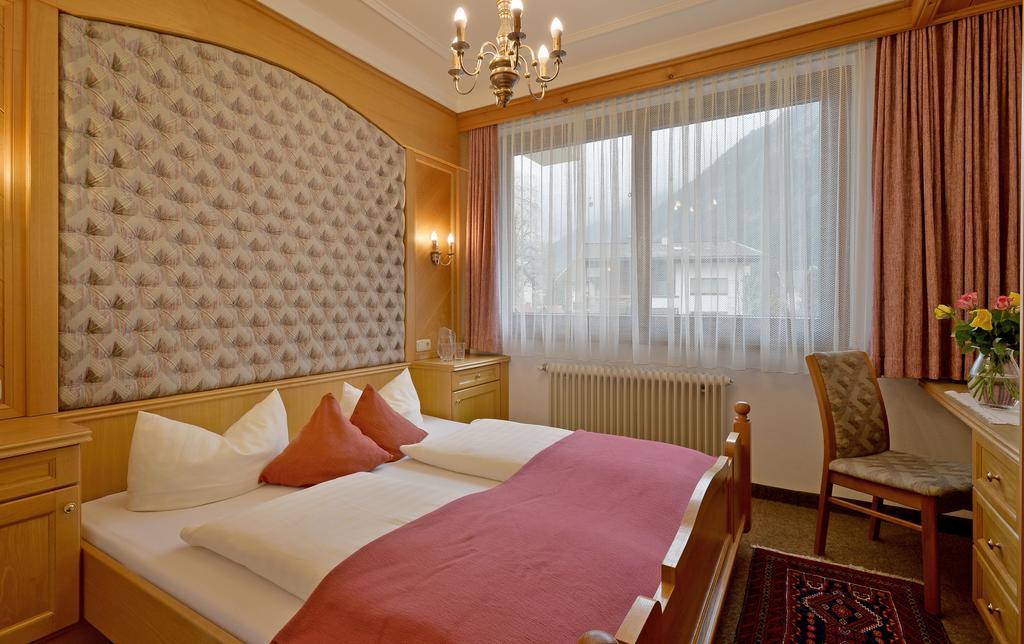 Hotel Garni Jennewein Майргофен Номер фото