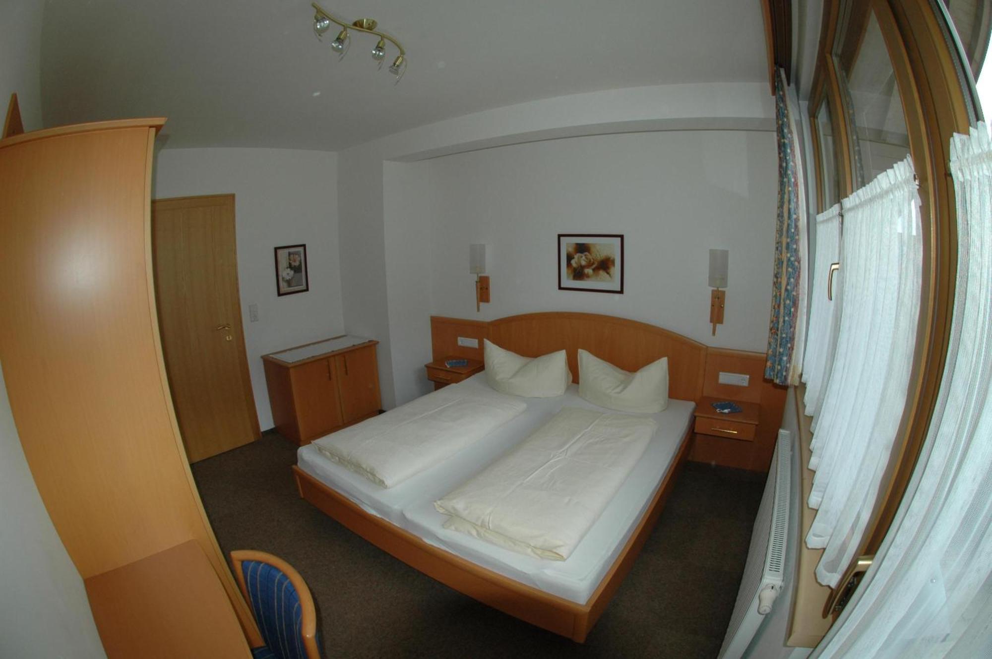 Hotel Garni Jennewein Майргофен Номер фото