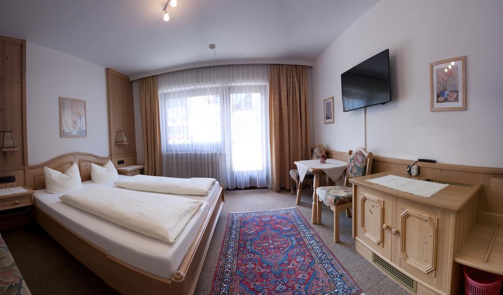 Hotel Garni Jennewein Майргофен Номер фото