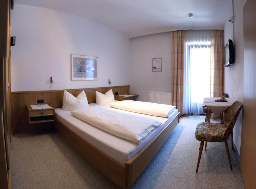 Hotel Garni Jennewein Майргофен Номер фото