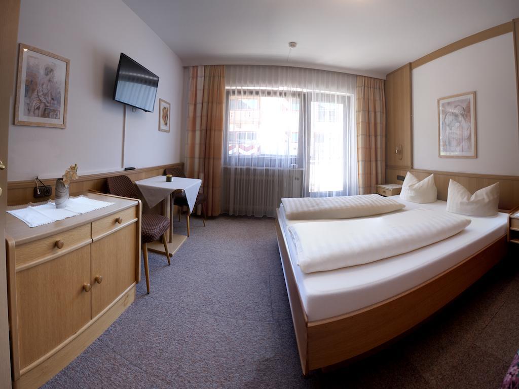 Hotel Garni Jennewein Майргофен Номер фото