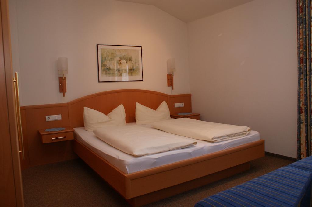 Hotel Garni Jennewein Майргофен Номер фото