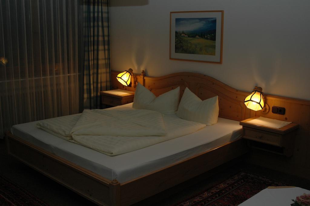 Hotel Garni Jennewein Майргофен Номер фото