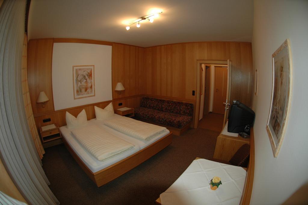Hotel Garni Jennewein Майргофен Номер фото